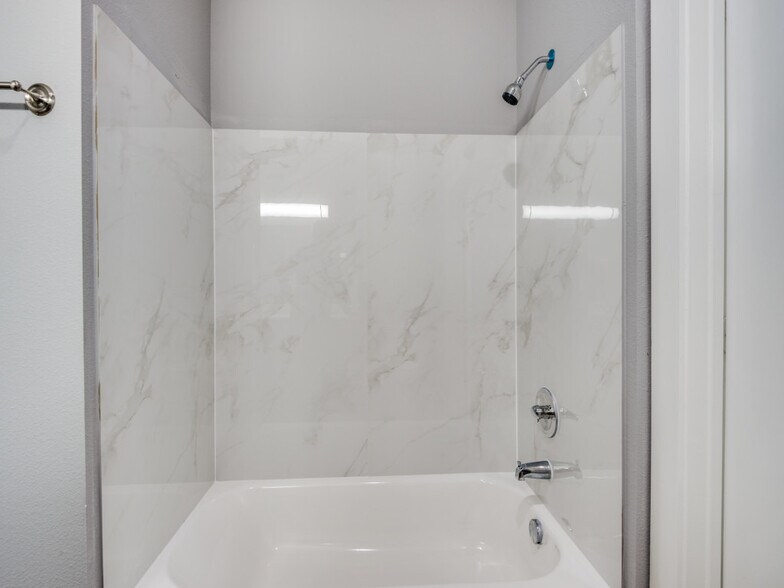 More Photos Of 1100 Us-90 Hwy W, Sealy Apartments For Sale