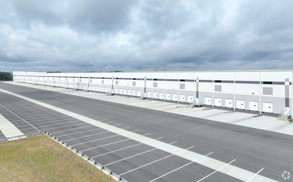 More Photos Of 1500 Delta Dr, Gastonia Distribution For Lease