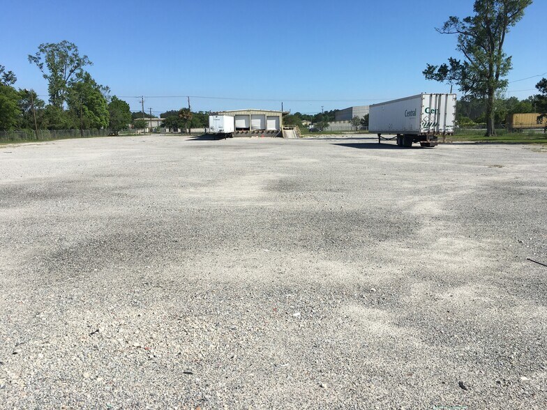 More Photos Of 425 Telfair Rd, Savannah Truck Terminal For Lease