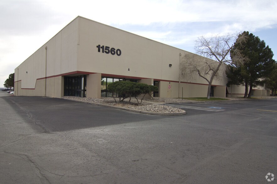 More Photos Of 11560 Rojas Dr, El Paso Distribution For Lease