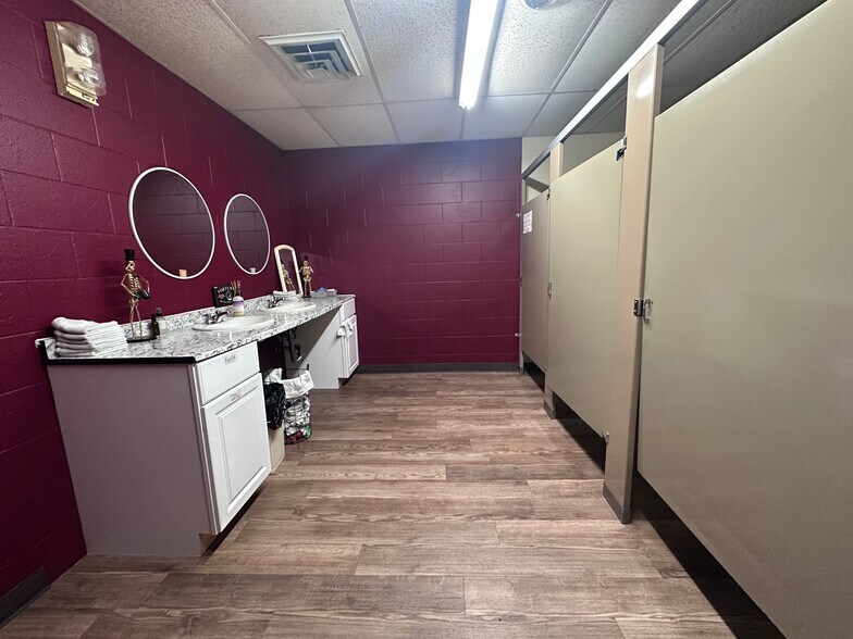 More Photos Of 2883 Aero Park Dr, Traverse City Warehouse For Sale