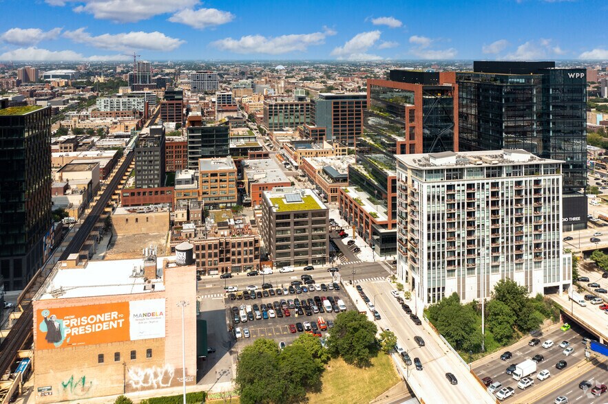 More Photos Of 811 W Fulton Market, Chicago Office For Lease