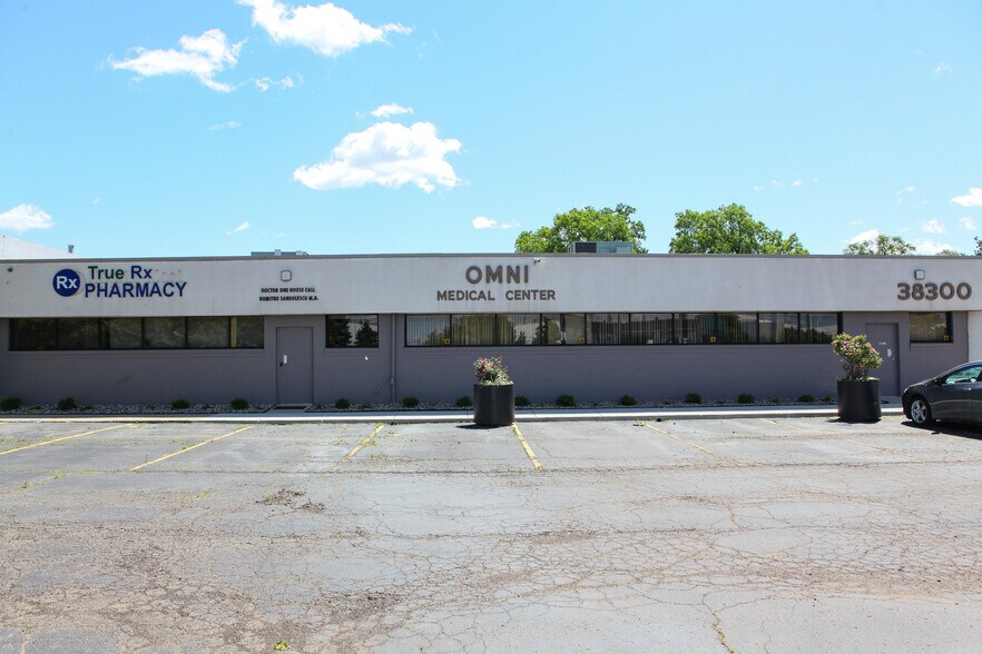 More Photos Of 38300 Van Dyke Ave, Sterling Heights Medical For Lease