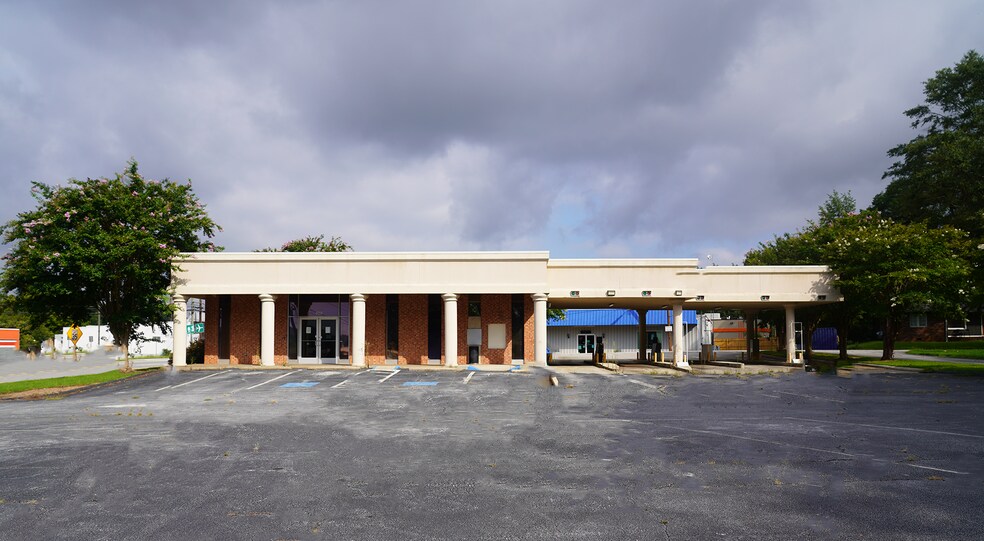 More Photos Of 555 Big a Rd, Toccoa Bank For Sale