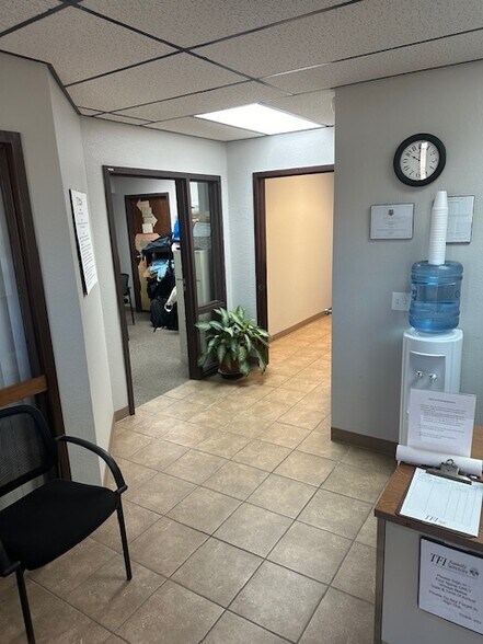 More Photos Of 3802 S Santa Fe Ave, Chanute Medical For Sale