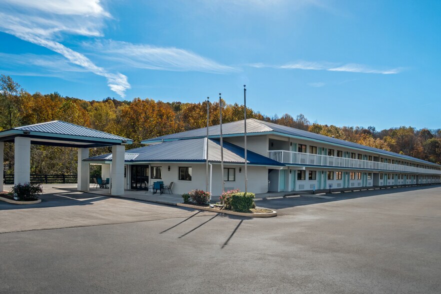 Primary Photo Of 1630 Richmond St, Mount Vernon Hotel For Sale