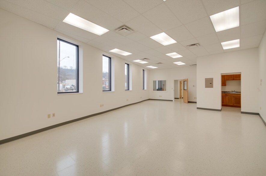 More Photos Of 2629 Spring Grove Ave, Cincinnati Manufacturing For Sale