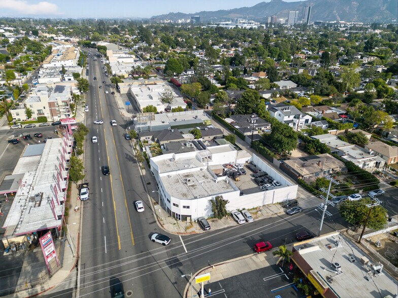 More Photos Of 10520 Magnolia Blvd, North Hollywood Office For Sale