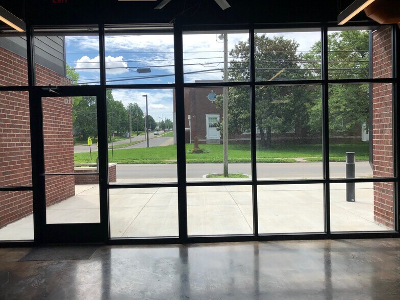 More Photos Of 1001-1021 N Limestone St, Lexington Apartments For Lease