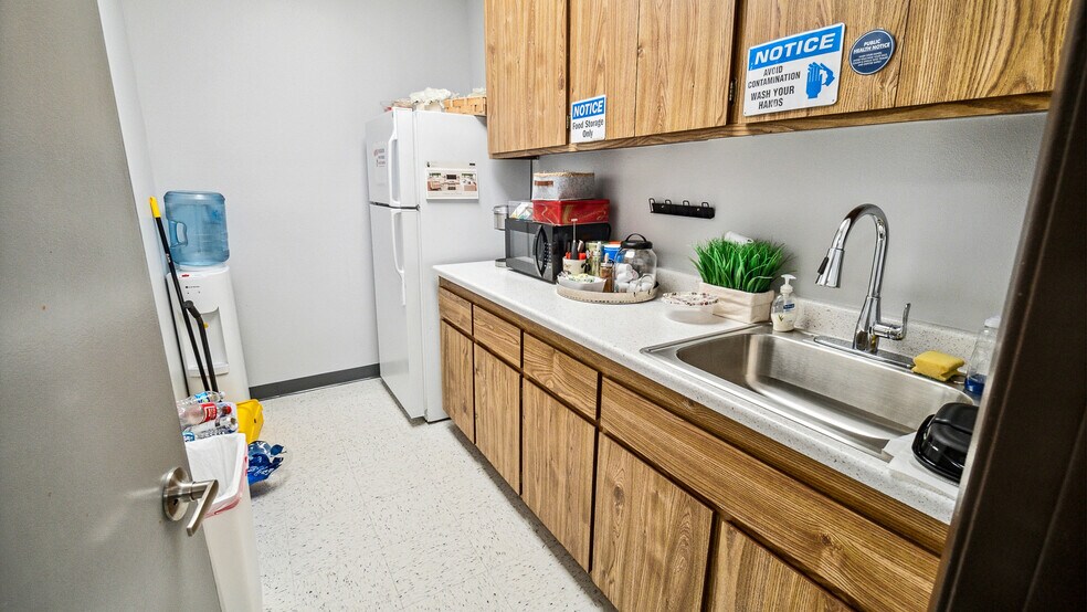 More Photos Of 18331 Gridley Rd, Cerritos Medical For Lease