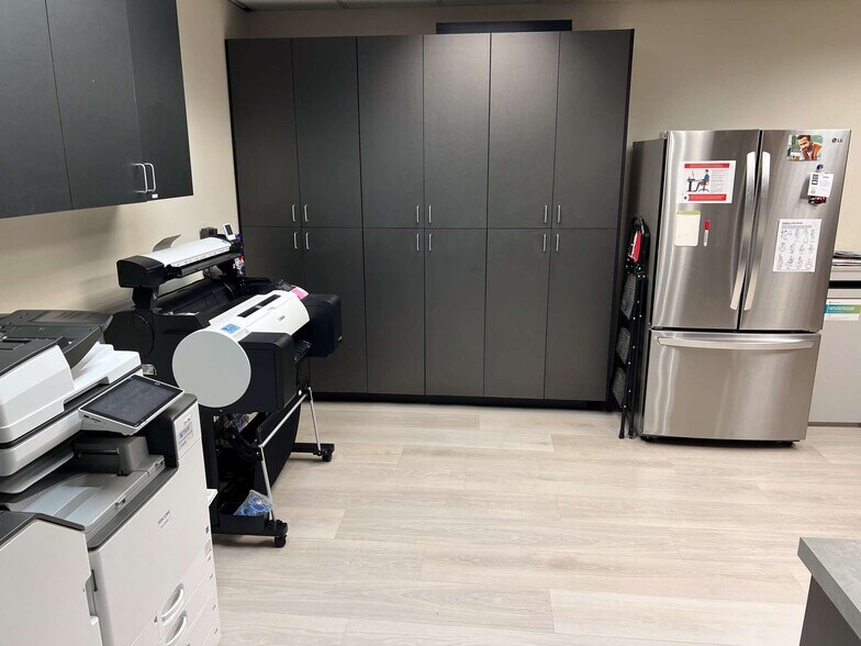 More Photos Of 3990 Collins Way, Lake Oswego Office For Sale