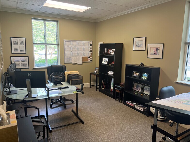 More Photos Of 550 Long Point Rd, Mount Pleasant Office For Sale