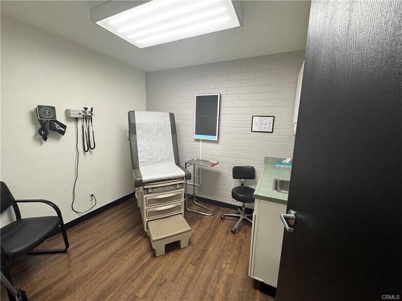 More Photos Of 56165 Twentynine Palms Hwy, Yucca Valley Medical For Lease