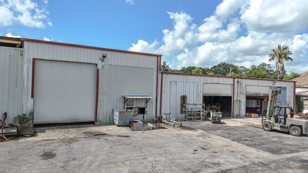 More Photos Of 16911 Pickering Rd, Conroe Warehouse For Sale