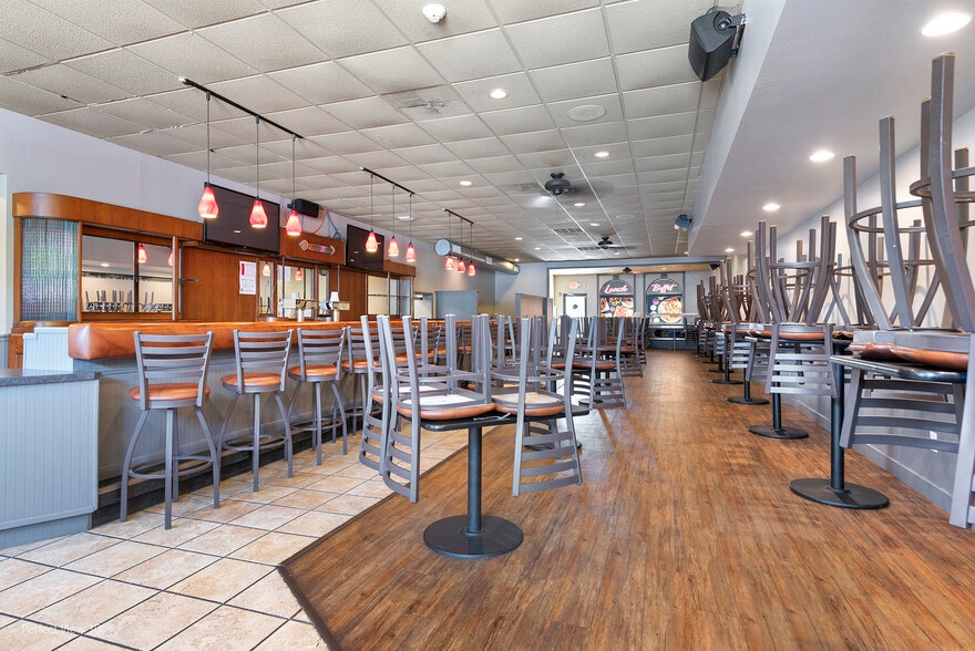 More Photos Of 119 W Washington St, Momence Restaurant For Sale