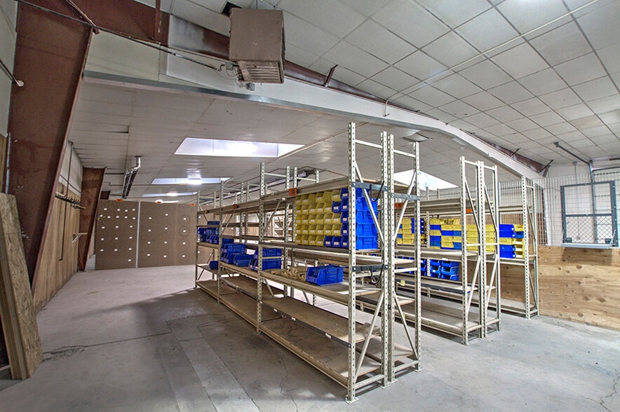 More Photos Of 225 West St, Evanston Light Manufacturing For Sale