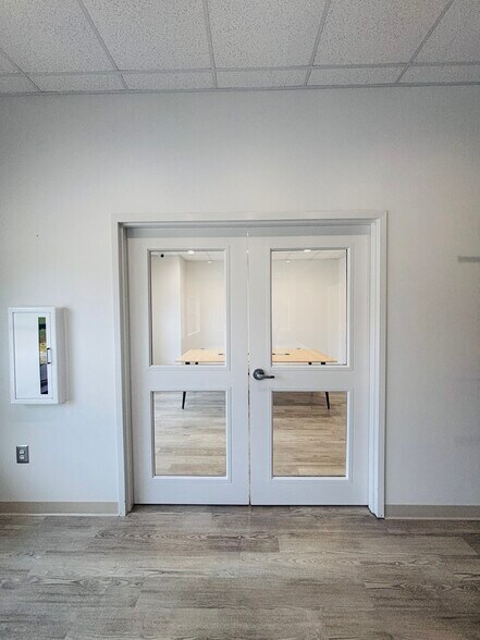 More Photos Of 131 Parkwood Cir, Carrollton General Retail For Lease
