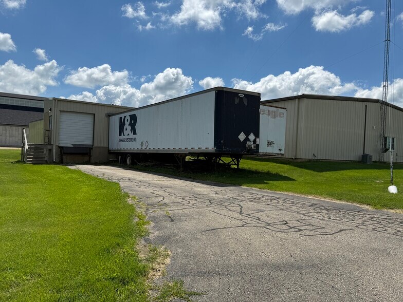 More Photos Of 2000 Industrial Park Rd, Lancaster Manufacturing For Sale