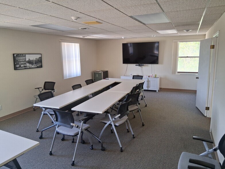 More Photos Of 875 Hopkins Rd, Buffalo Office For Lease