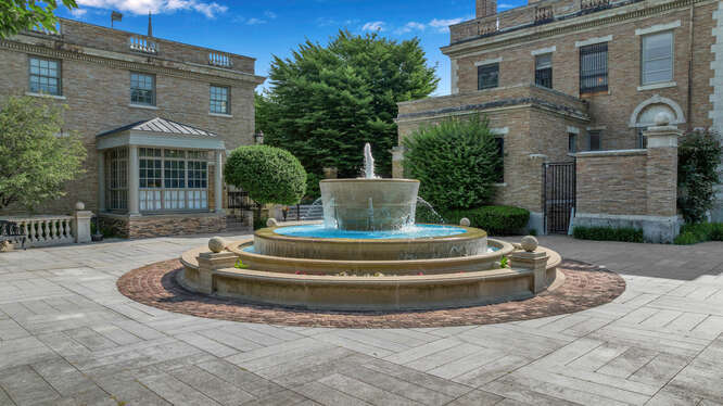 More Photos Of 672 Delaware Ave, Buffalo Office For Sale