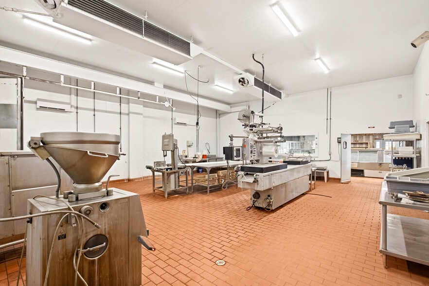 More Photos Of 1908 Water Level Rd, Somerset Specialty For Sale