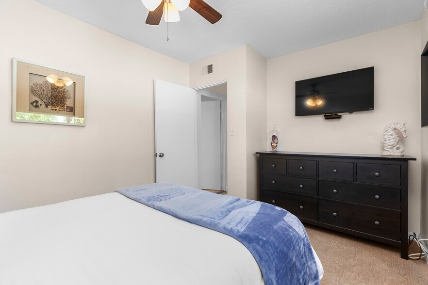 More Photos Of 1476-80 Pescadero Dr, San Diego Apartments For Sale