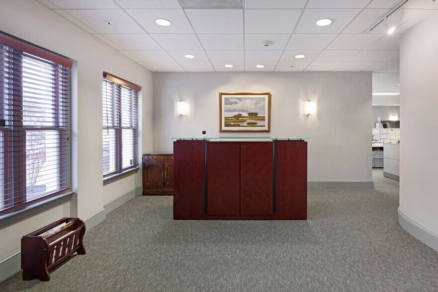 More Photos Of 6 S Pendleton St, Middleburg Office For Sale