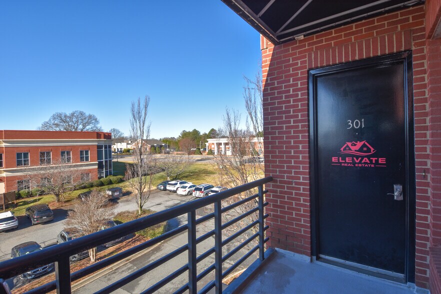 More Photos Of 19701 Bethel Church Rd, Cornelius Office For Sale