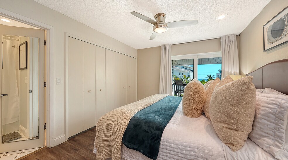 More Photos Of 5610 AVENIDA DEL MARE, Sarasota Specialty For Sale