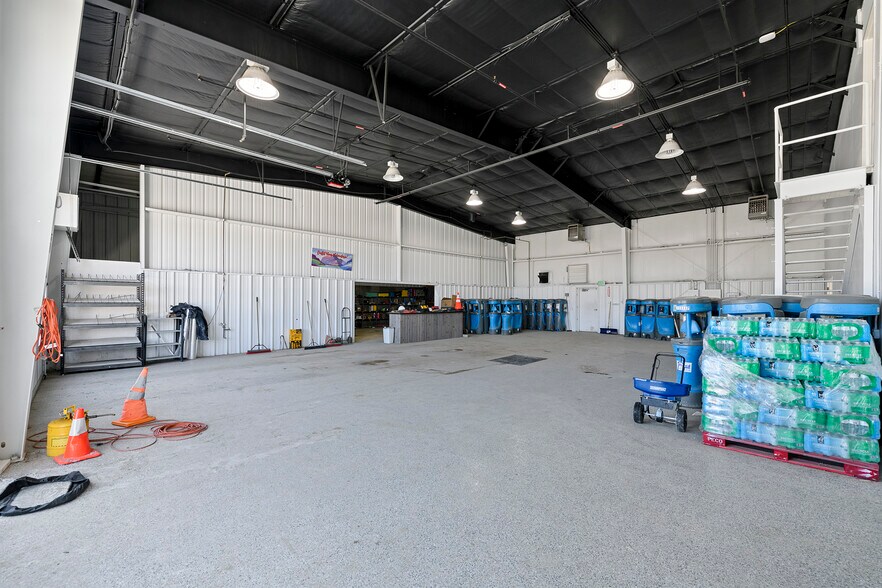 More Photos Of 44-46 Wilkins Peak Dr, Rock Springs Warehouse For Sale