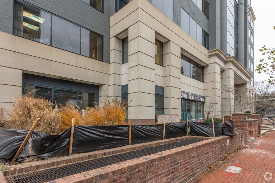 More Photos Of 500 Montgomery St, Alexandria Office For Lease