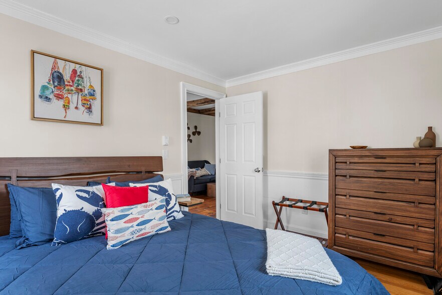 More Photos Of 3-5 Union St, Kennebunkport Storefront Retail Office For Sale