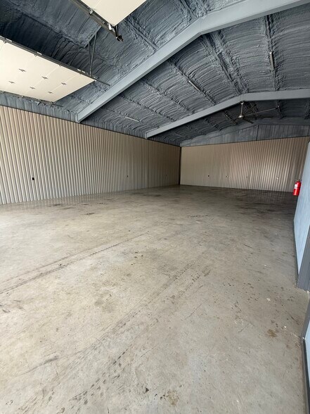 More Photos Of 4235 FM 78, McQueeney Flex For Lease