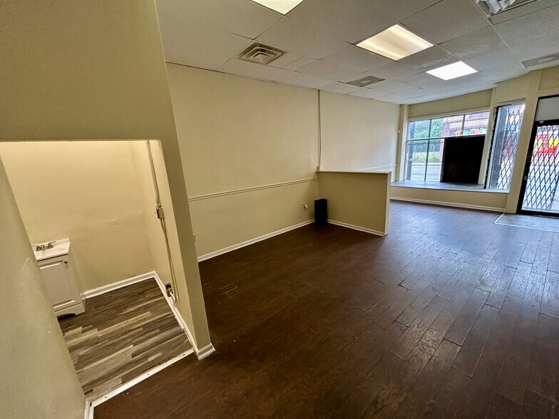 More Photos Of 7900-7910 S Essex Ave, Chicago Apartments For Lease