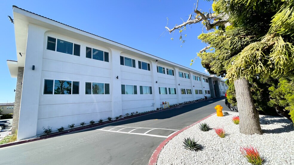 More Photos Of 18800 Main St, Huntington Beach Medical For Lease
