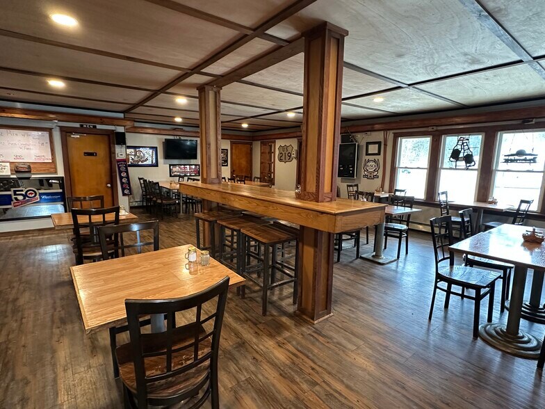 More Photos Of 7034 US-219 Hwy, Lewis Run Restaurant For Sale