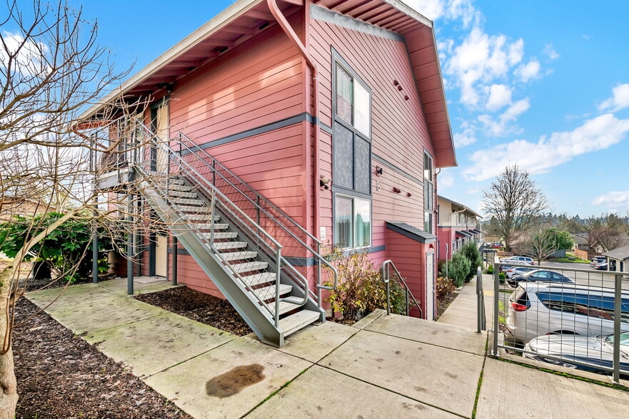 More Photos Of 5750 NE 34th St, Vancouver Apartments For Sale