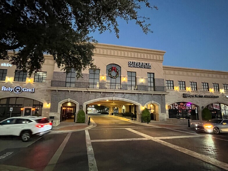 More Photos Of 8240 Preston Rd, Plano Unknown For Lease