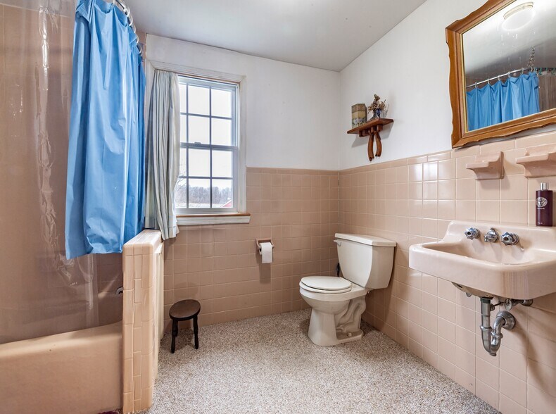 More Photos Of 90 Peters Ln, Blackwood Specialty For Sale
