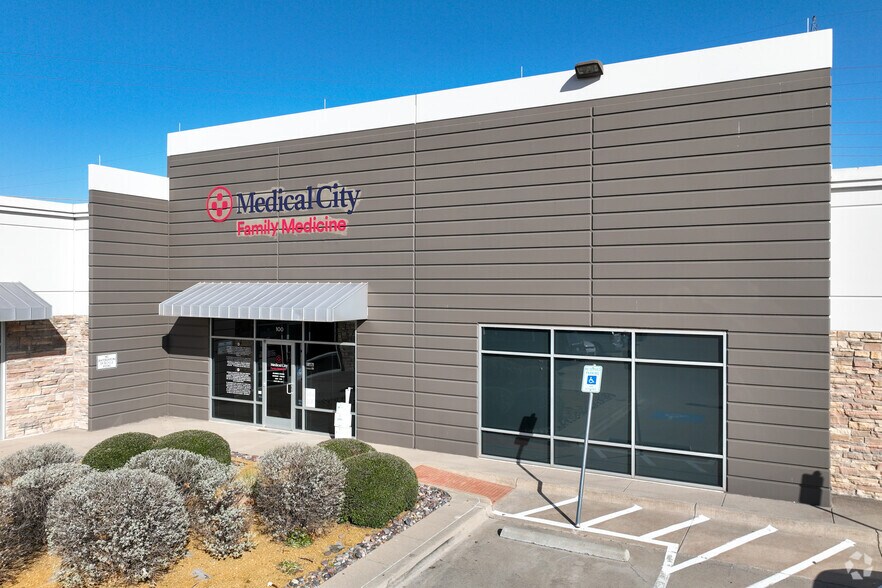 More Photos Of 4927 Lake Ridge Pky, Grand Prairie Medical For Lease