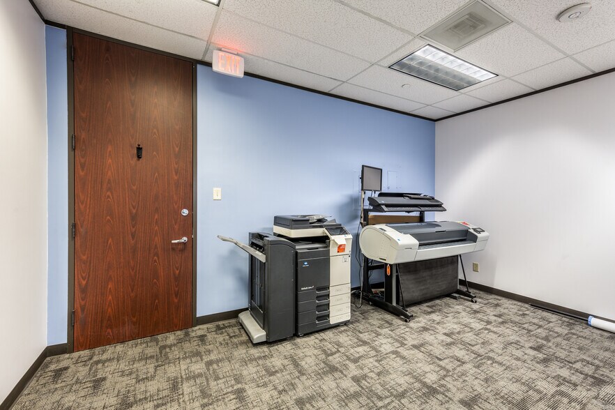 More Photos Of 13750 San Pedro Ave, San Antonio Coworking Space