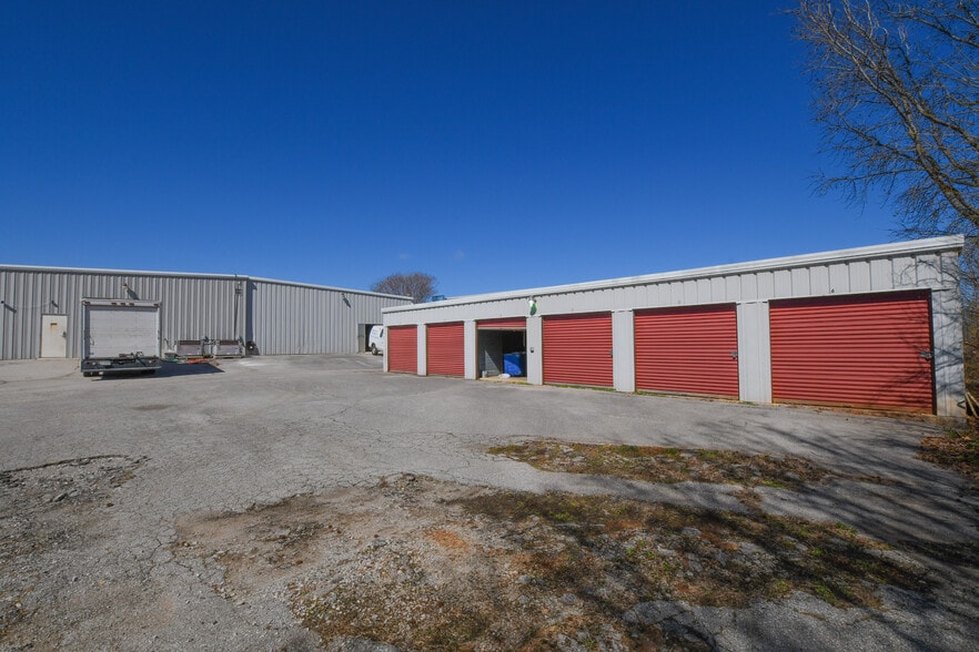 More Photos Of 156 Jetplex Ln, Madison Light Manufacturing For Sale