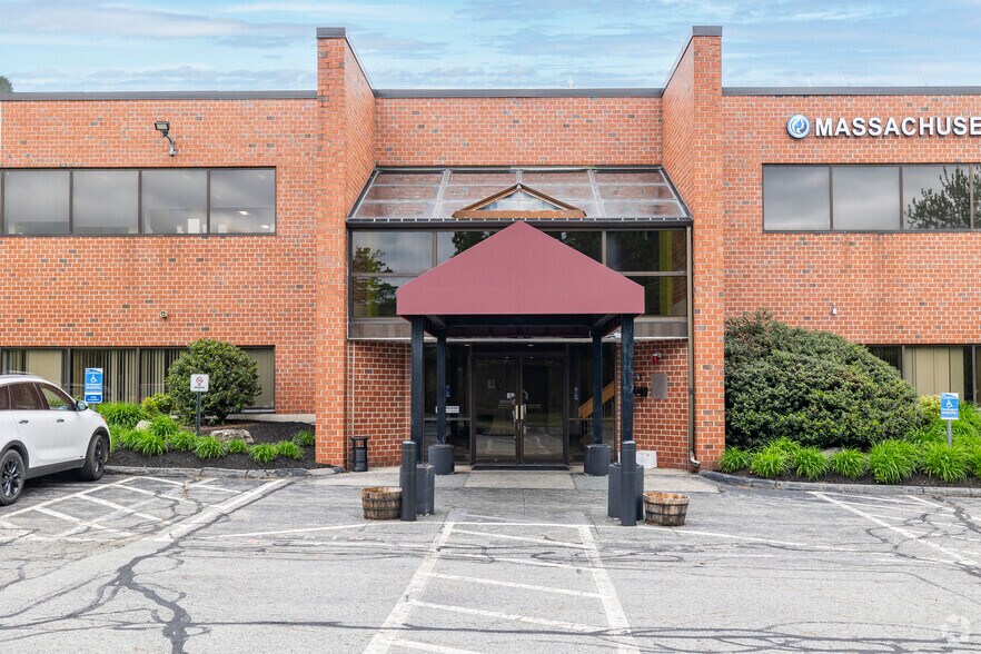 Primary Photo Of 321 Billerica Rd, Chelmsford Coworking Space