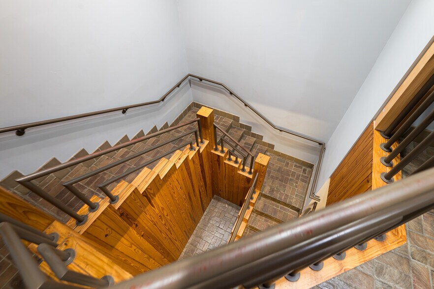 More Photos Of 90 Asheland Ave, Asheville Medical For Sale