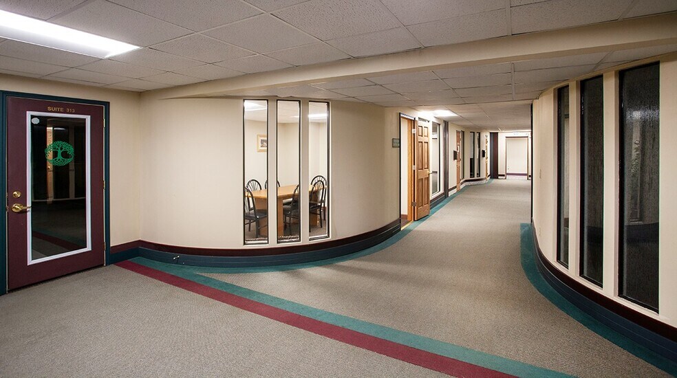 More Photos Of 302 E Howard St, Hibbing Office For Lease