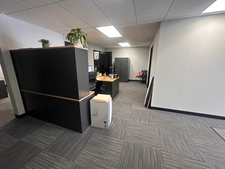 More Photos Of 5171 Plainfield Ave NE, Grand Rapids Medical For Lease