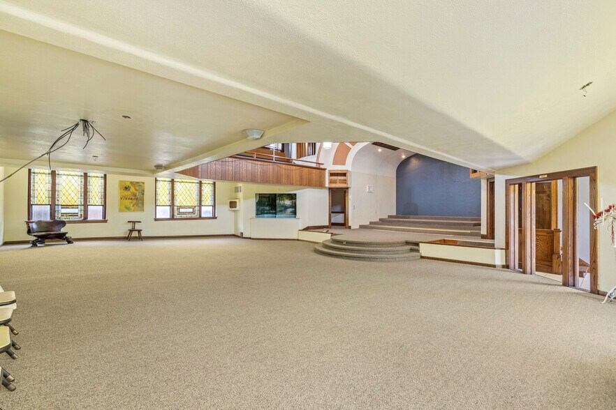 More Photos Of 115-117 W Grand Ave, Tonkawa Storefront Retail Office For Sale