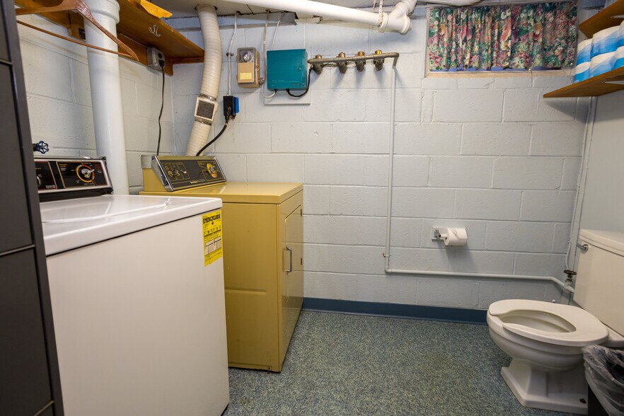 More Photos Of 73 Amboy Ave, Metuchen Medical For Sale