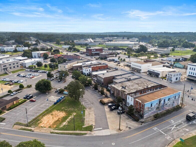 More Photos Of 121 Saint Joseph Ave, Brewton Office For Sale