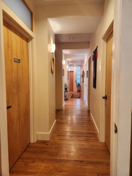 More Photos Of 166 Bunn Dr, Princeton Medical For Lease